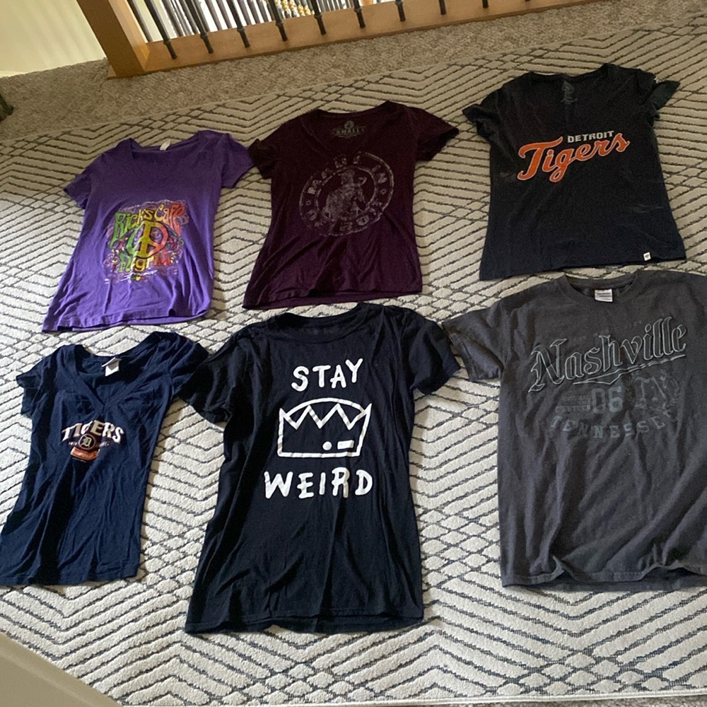 Set of 6 Graphic T-Shirts